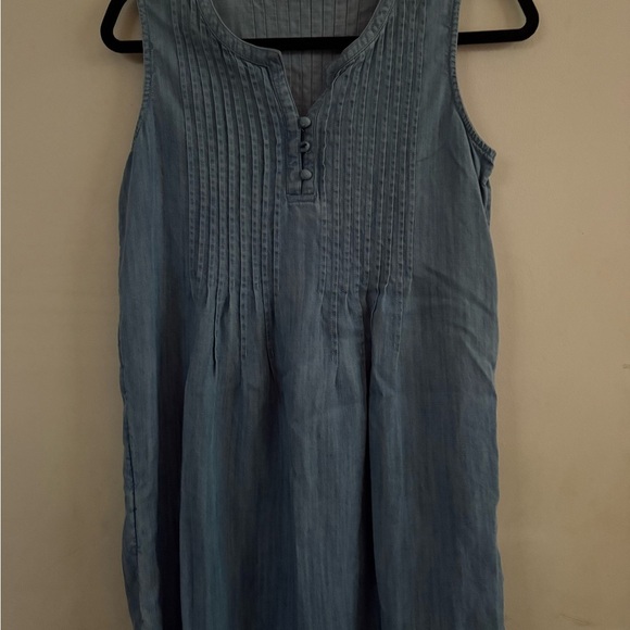Vineyard Vines chambray pintuck dress size XS EUC sleeveless casual resortwear - Picture 2 of 3